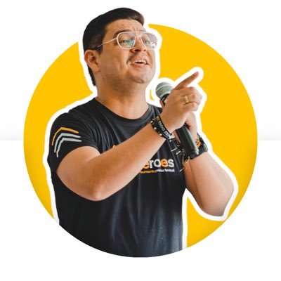 Jorge junto con su esposa Carolina son pastores y fundadores del movimiento para la familia Héroes de la iglesia @CatedraldeReino Abogado Urbanista y Coach