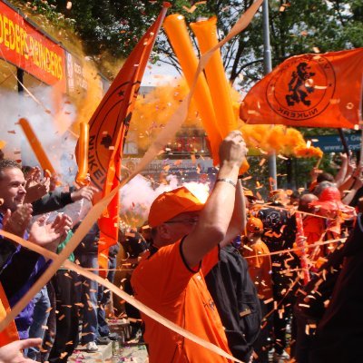 Busregelaar supportersbus van vv Sparta Nijkerk, uitkomend in de 3e Divisie A 🧡🖤Zijn onze kleuren!