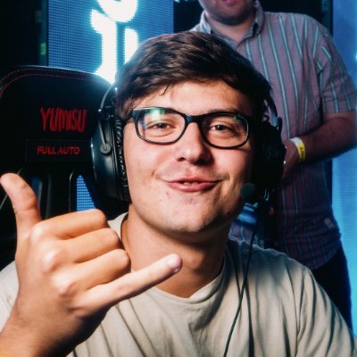 🇵🇱 
Video Editor
OSOBA NIEPOWIĄZANA Z SM @grp_esports
https://t.co/3uM619Faxi