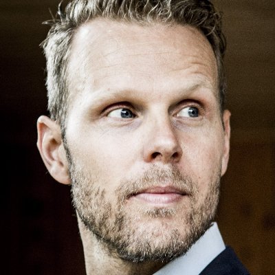 Politiek journalist bij Humo, freelance voor Bahamontes, DM & HLN. Auteur van 'Het meisje zonder identiteit'. Wielerfan. Niet links, niet rechts, maar benieuwd.