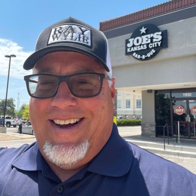 Sports&Food junkie, Father of 4, Wife's 5th child, Broadcast Mgr. at @MascotMediaTeam, Co-Host of The Hospitality Room Podcast - https://t.co/aa0yqaqJGy