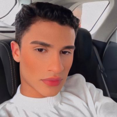 pedroguirb's profile picture. 