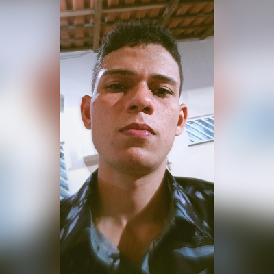 KnielOutz's profile picture. 