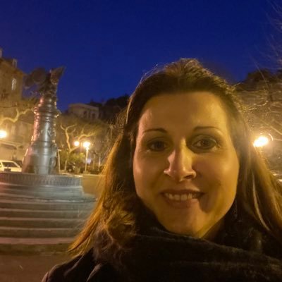 «é sculavanu l'ore, a parlaccile inseme é scaldacci lu core é sunnia l'avvene »- I Muvrini- caffé di u liceu