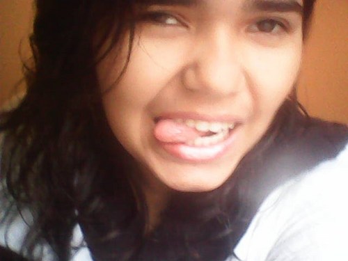 sou a @karolpoprock do Twitter/
a Karoline Garcia, q ama rock in roll
