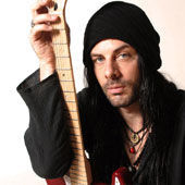 bluenote0506's profile picture. Richie　Kotzen（リッチー　コッツェン）
知らないなら　YouTubeで検索【Paying　Dues】検索♪シビレル～
全部一人で弾いてます