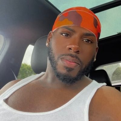 LookatMone's profile picture. 