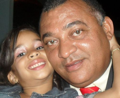 Pombalense com o sentimento pra ajudar o Mundo, Vice-Presidente Estadual do PSB-PB, Bacharel em Direito, Oficial de Justiça, Botafoguense.