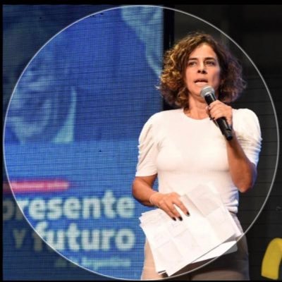 Periodista,diplomada en Género desde la perspectiva DDHH,trabajadora Radio Nacional Sta Fe,peronista feminista, La Corriente Nacional de la Militancia, sabalera