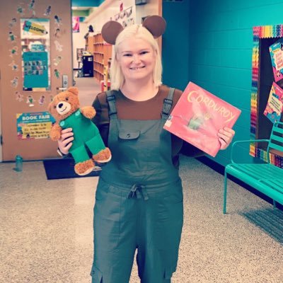 CasesBookCase's profile picture. School Librarian. She/her. Random musings on libraries, kid-lit, cats, and current events. 👱🏼‍♀️🐾🎉📚