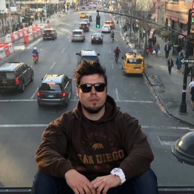 rafaelmr87's profile picture. UX Designer