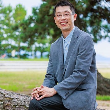 資金繰り伴走サポートをしています。
中小企業向け融資に特化した第二地方銀行に約18年間勤務し、2021年に埼玉県から香川県に移住し起業しました。
資金調達(融資など)に強めです。
経営者の方々の壁打ち相手になれたらいいなと思っています。
ハンドボールが好きです。