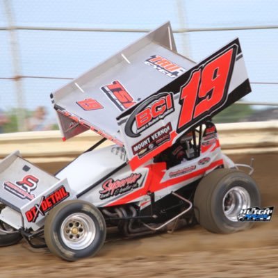 elliotm53's profile picture. 