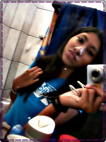 ' 'You laugh at me because I am different, I laugh at you because you are all the same ! . HOHO²