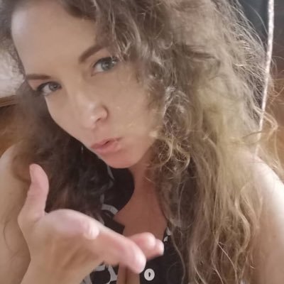 linda96252519's profile picture. 