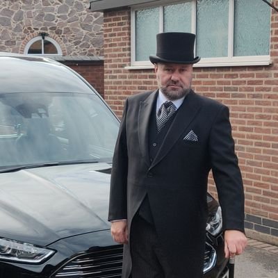 RJ_Discos's profile picture. Dad, DJ, Director (of Funerals), Dingbat.