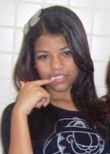 14 anos,Canseriana,Chata,Brincalhona,Amo Pizza,Gosto muito de sair,Cinema, Musicas.
Odeio Falsidade,Mentiras,
 Laíse Santos de Jesus.