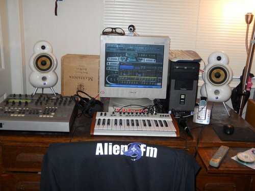 DjAlienFm's profile picture. Alien Fm aka Travis H Watkins Began his Music Voyage in the summer of 92.