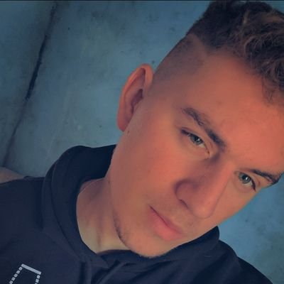 iv4nnll's profile picture. 2YZBUKS4