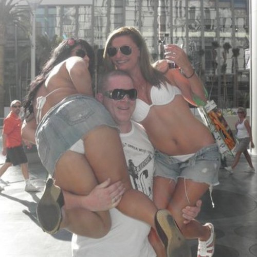 nicmc99's profile picture. things