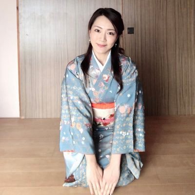 本名、濱中優美(まさみ)。舞台女優。 次回出演作品 🌹「ビートルジュース」2023年8月9月、東京・大阪・愛知。🌹古事記朗読劇「ふることのふみ」１０月８日三島神社境内。🌹ミュージカル「イザボー」2024年１月〜２月、東京・大阪。公式LINE https://t.co/UGkFlip6xs