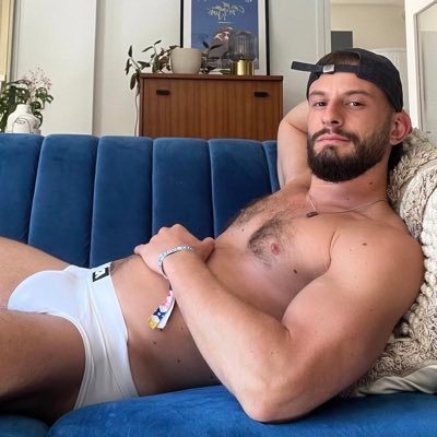 Retrouve moi en live ici : https://t.co/Wnt1KU8I0W