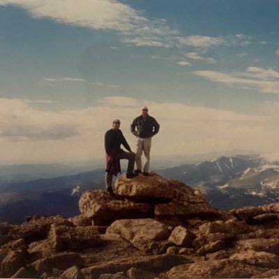 FinsUp127's profile picture. 