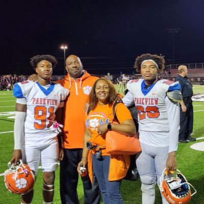 Parkview HS, 3.6 GPA, VARSITY 🏈, 6’1 210 C/0 2025, 4x Defensive Player of the Week, 2022 October Player of the Month, 2022 and 2023 2nd Team All Region