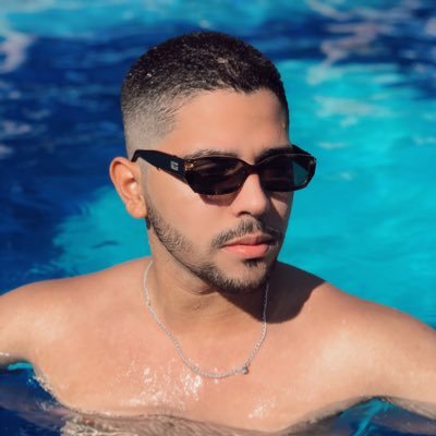 hector_bencomo's profile picture. Zzz