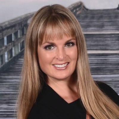 MissHollowaySci's profile picture. 8th Grade Science and World Traveler