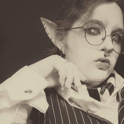 Kelsey M Burroughs.🎃📚 I'm just your average fictional creature living in a swampland by the sea. Writing, dandy fashion, video games, Halloween.