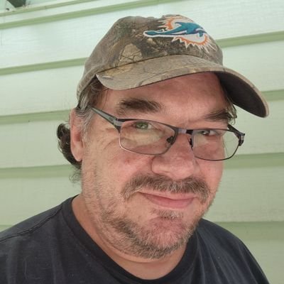 Hi! Retired 911 police dispatcher (Yet oh-so-young!). USMC combat vet. Raised a kid on my own. Not stupid, so don't give me your shit.  #Finsup