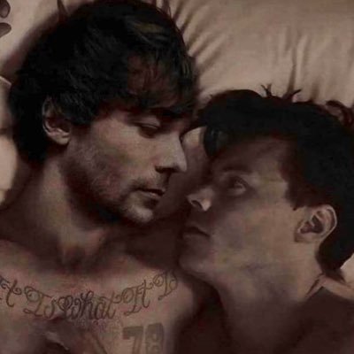 Treat People With #ZOMPAINTRAMA ♡. SONO PADRE/INCITO AAAAAAA, dite che ho zompaintramato per bene quindi?🙃 •Darcy&William•❤️ •🦋💎•