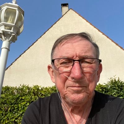 Denisbe33105660's profile picture.
