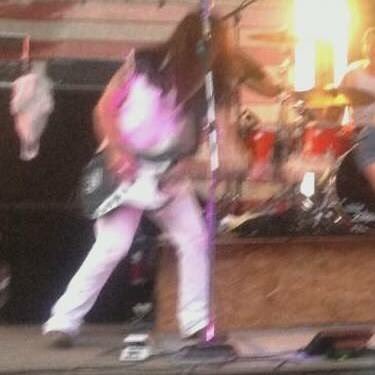 🎤Singer, 🎸Bassist, and Rock and Roll misfit 🎼