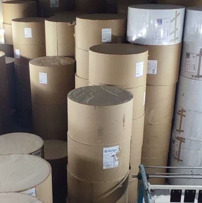 larchepaper's profile picture. 