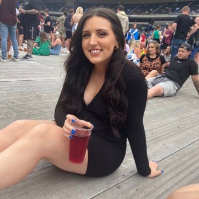 Alice_kil1's profile picture. Physics Teacher | 28 | she/her
