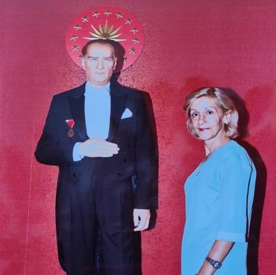 İnadına değil,
İnandığımız için
Atatürkçü ve Cumhuriyetçiyiz!.. 
NE MUTLU TÜRK'ÜM DİYENE!