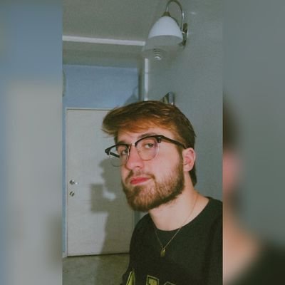 23 ♊ Me gusta el chocolate y los besos de esos mentirosos con barba