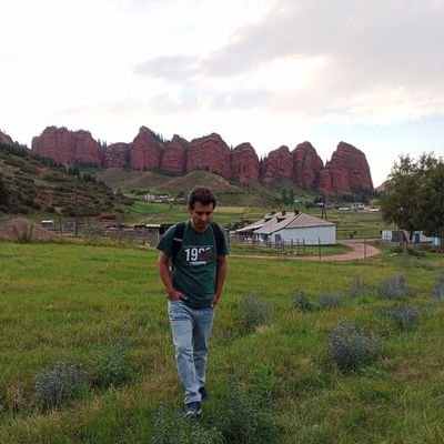 Mustafa82452465's profile picture. 