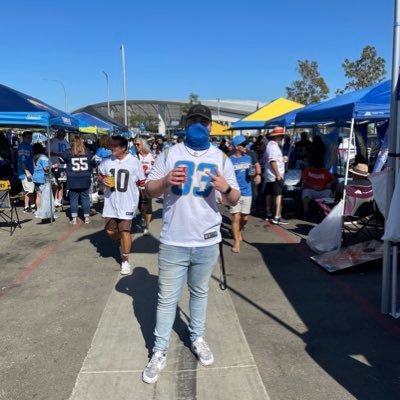 Translator for Member of the #DHBC Utah Chapter⚡️ Los Angeles Chargers Season Ticker Holder ⚡️Chargers⚡️ Videography/Photography