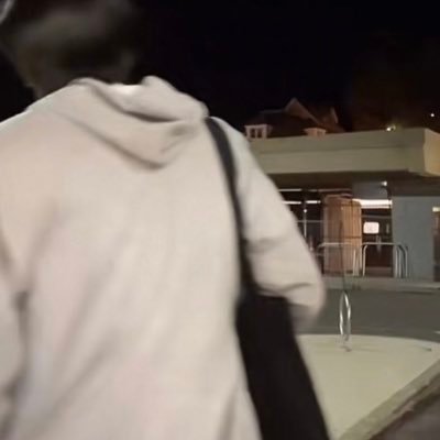 ayoqill's profile picture. why are u here