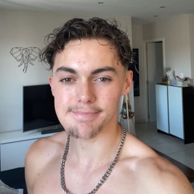 ChapeleiroJohan's profile picture. 