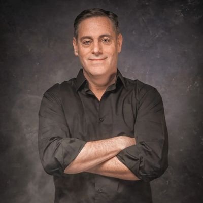 Emprendedor y Tecnólogo. Co-Fundador de Officenet y otros proyectos digitales. Creador digital - Futuro en Construcción