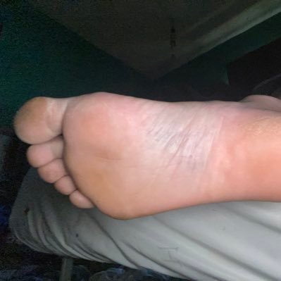 just a normal every day bi diesel tech with a massive cock and foot fetish. don’t be shy send a dm.