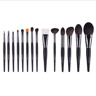 Hello my name is Guangsen I am a manufacturer of cosmetic brushes ☺️☺️☺️