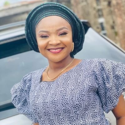 Makeup Artist and Hairstylist @k.beautypro( Ig handle) Business Page. Nurse. Mother. Career Woman🥰❤️❤️