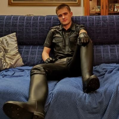 Switch Leather - BDSM 😈
El chico de las cuerda 🤣!!
Instagram: borjavlc_1999
Nurse as work ☺️💉
25 years - Valencia 💗🖤💗