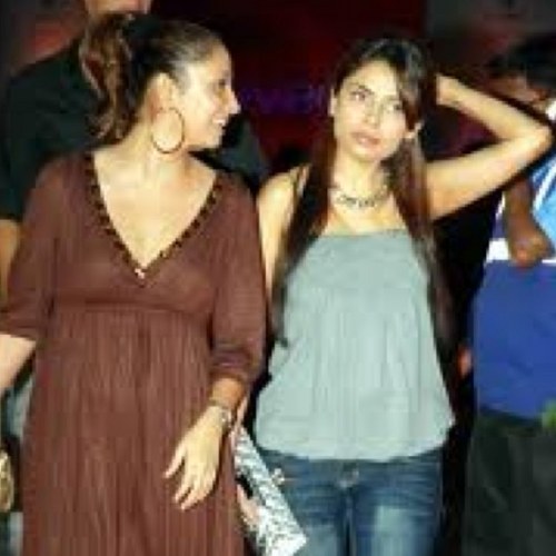 Rebe_caEmlyy's profile picture. 