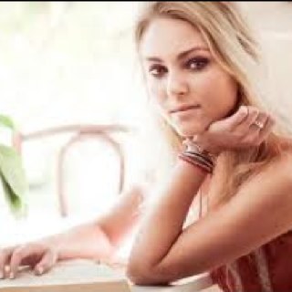 TiffanyJ_K's profile picture. [THG girl RP] thats all you need to know about me for know.